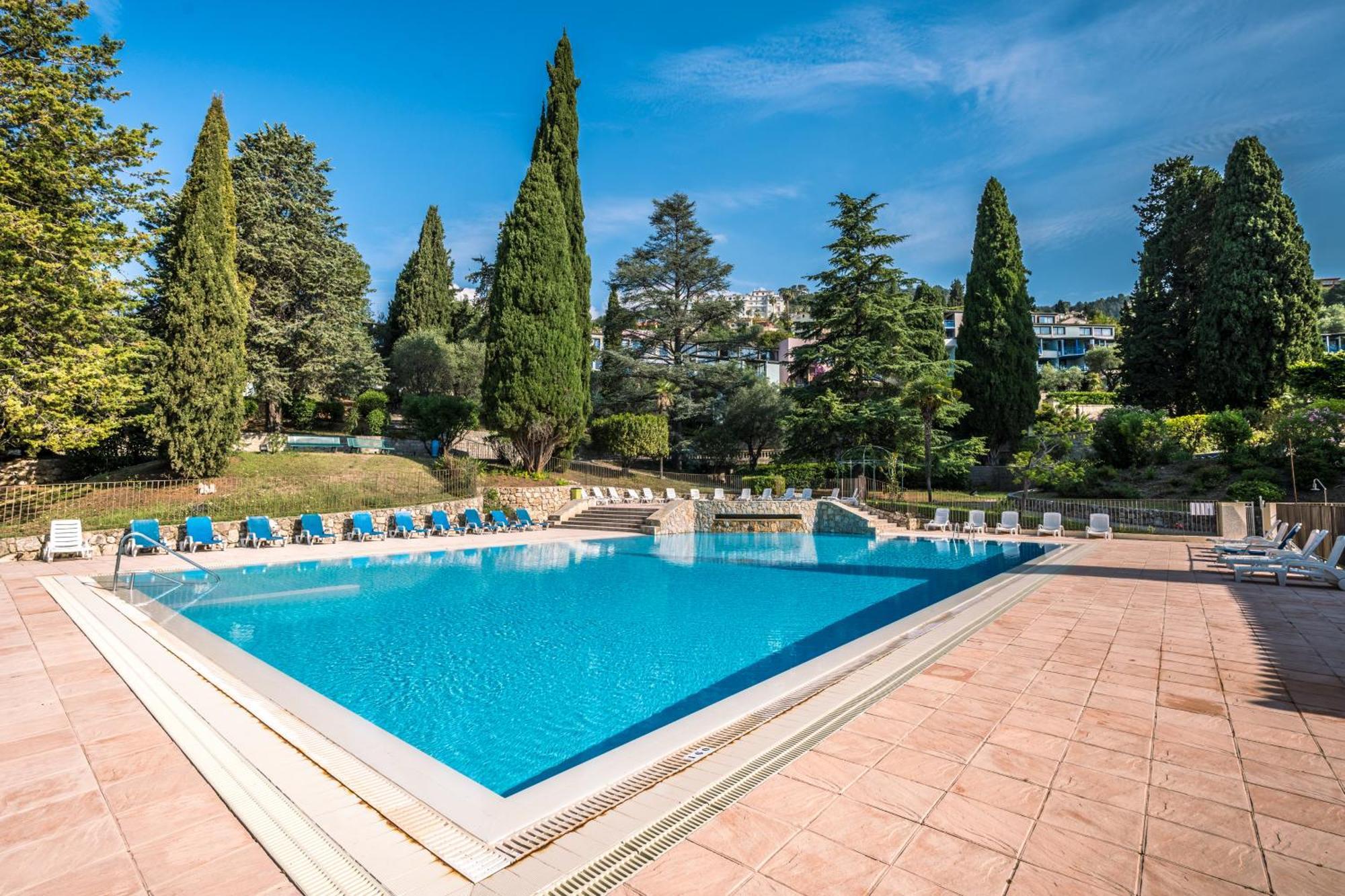 Aec Village Vacances - Les Cedres Grasse Exterior photo